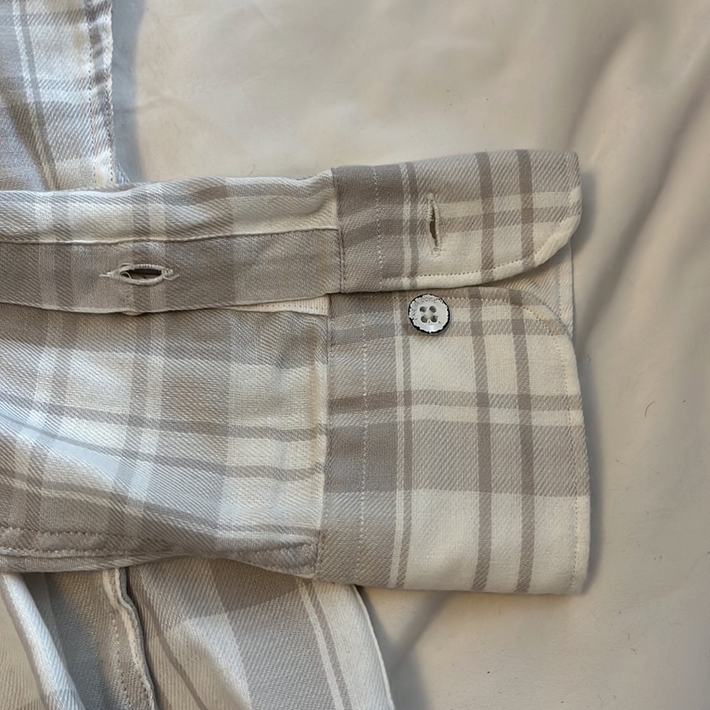 rag & bone
Classic Fit
Medium - Picture 4 of 5